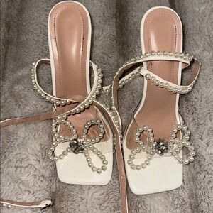 White Pearl Embellished Heels size 8 1/2 used in great condition
